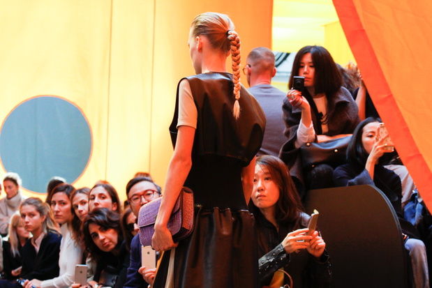Scenografia pokazu Celine SS 2016 na Paris Fashion Weekceline_934_ss16