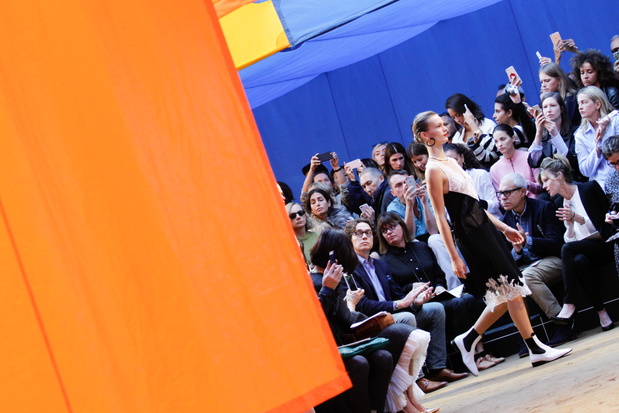 Scenografia pokazu Celine SS 2016 na Paris Fashion Weekceline_938_ss16