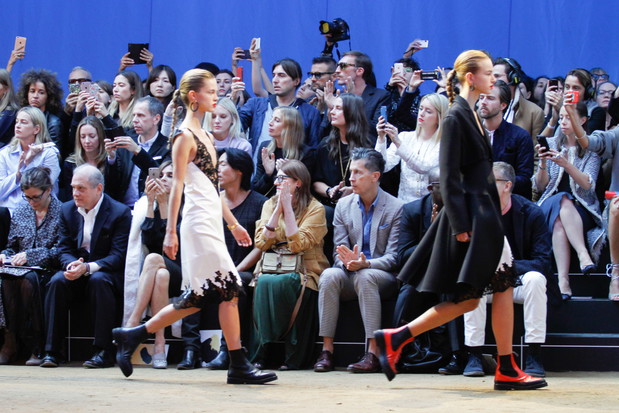 Scenografia pokazu Celine SS 2016 na Paris Fashion Weekceline_941_ss16