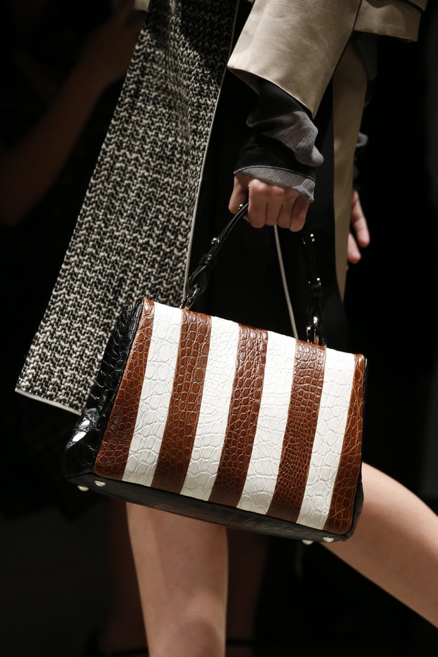 Detale na pokazie Prada SS 2016 na Milan Fashion Week, fot. indigital images_A2X0026