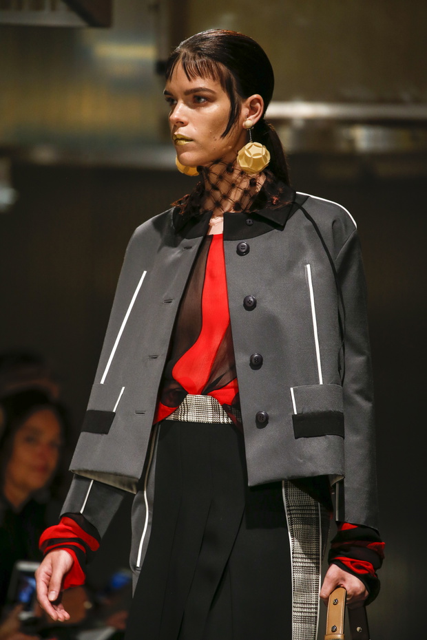 Detale na pokazie Prada SS 2016 na Milan Fashion Week, fot. indigital images_A2X0038