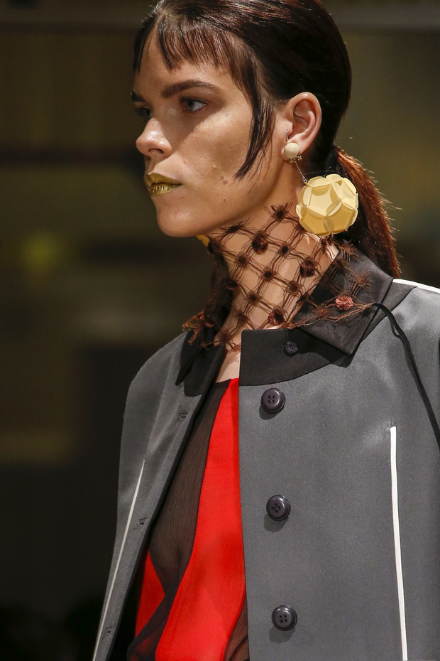 Detale na pokazie Prada SS 2016 na Milan Fashion Week, fot. indigital images_A2X0044