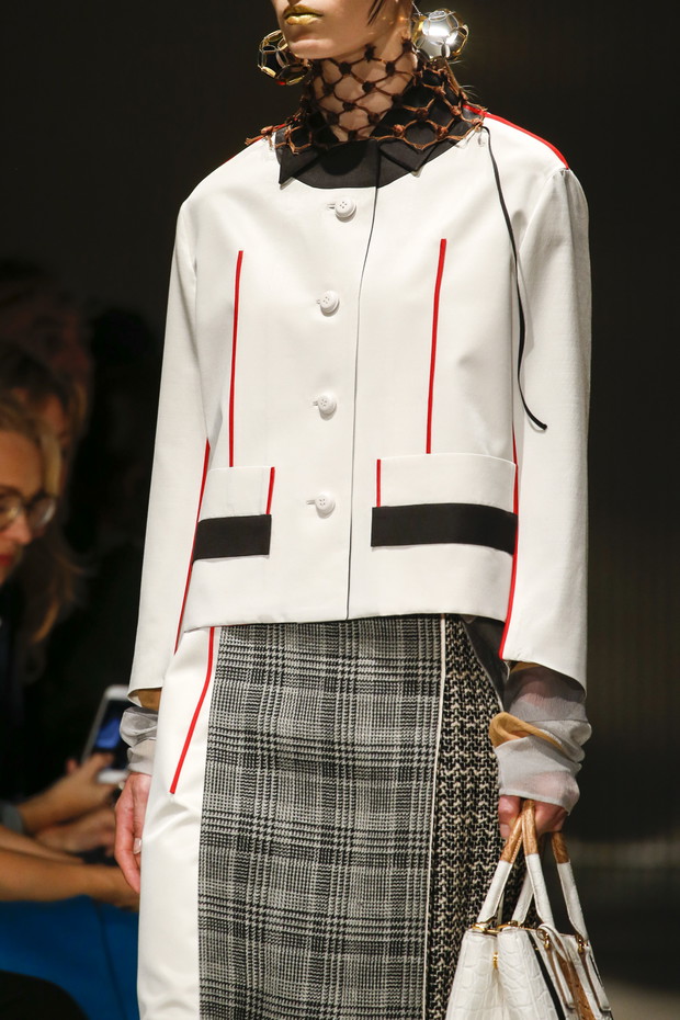 Detale na pokazie Prada SS 2016 na Milan Fashion Week, fot. indigital images_A2X0091