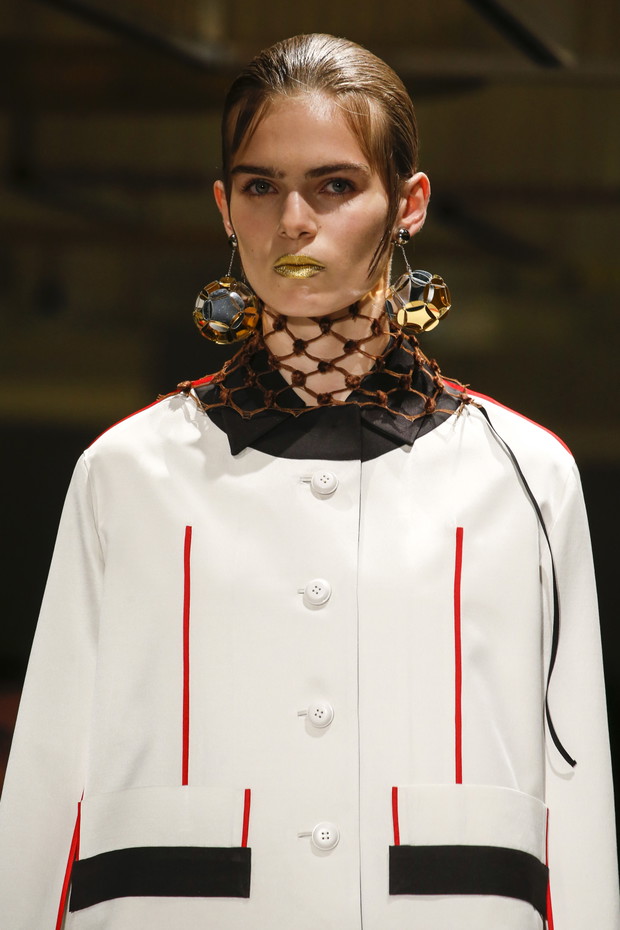 Detale na pokazie Prada SS 2016 na Milan Fashion Week, fot. indigital images_A2X0096