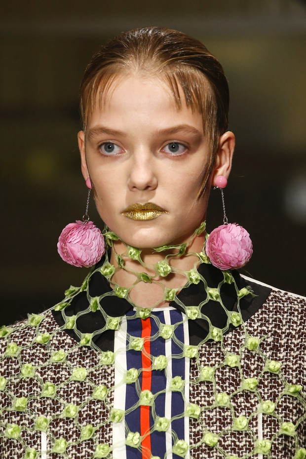 Detale na pokazie Prada SS 2016 na Milan Fashion Week, fot. indigital images_A2X0160