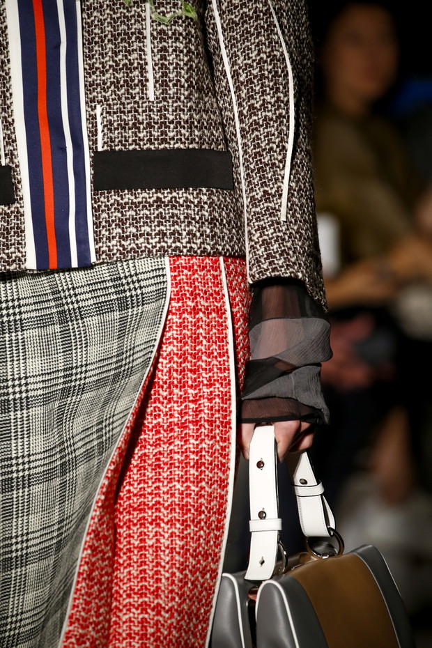 Detale na pokazie Prada SS 2016 na Milan Fashion Week, fot. indigital images_A2X0169
