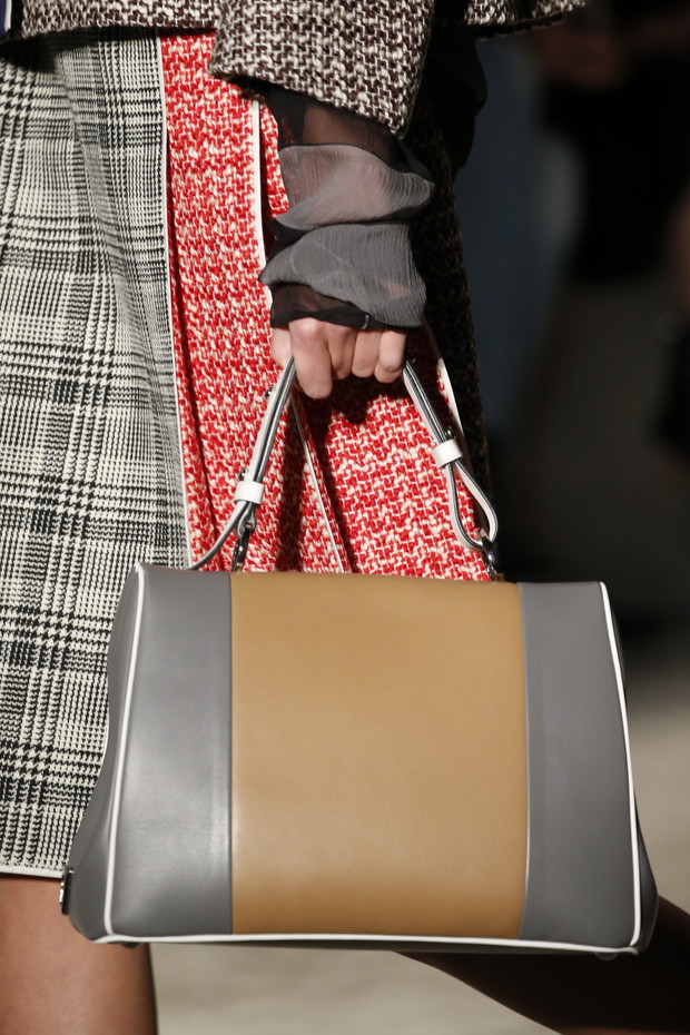 Detale na pokazie Prada SS 2016 na Milan Fashion Week, fot. indigital images_A2X0175
