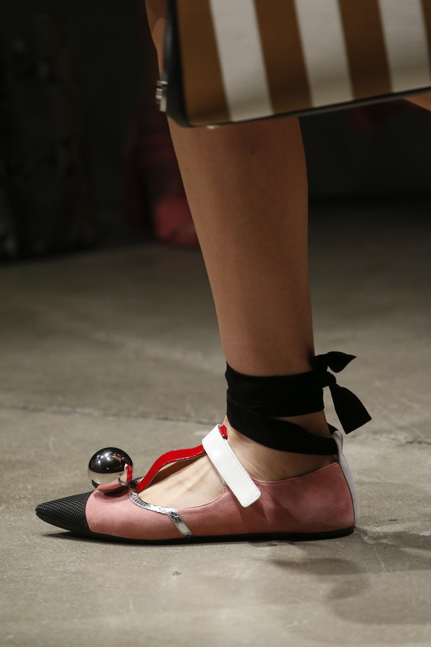 Detale na pokazie Prada SS 2016 na Milan Fashion Week, fot. indigital images_A2X0234