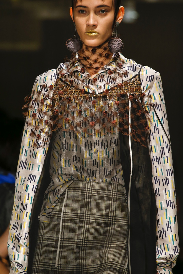 Detale na pokazie Prada SS 2016 na Milan Fashion Week, fot. indigital images_A2X0241