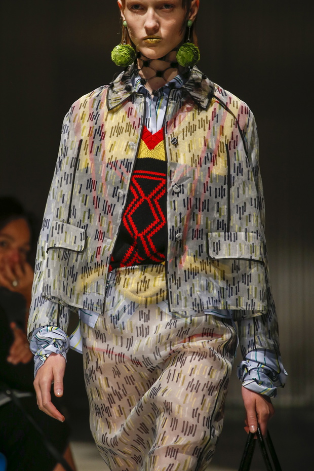 Detale na pokazie Prada SS 2016 na Milan Fashion Week, fot. indigital images_A2X0275