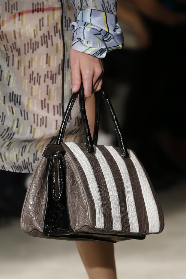 Detale na pokazie Prada SS 2016 na Milan Fashion Week, fot. indigital images_A2X0291
