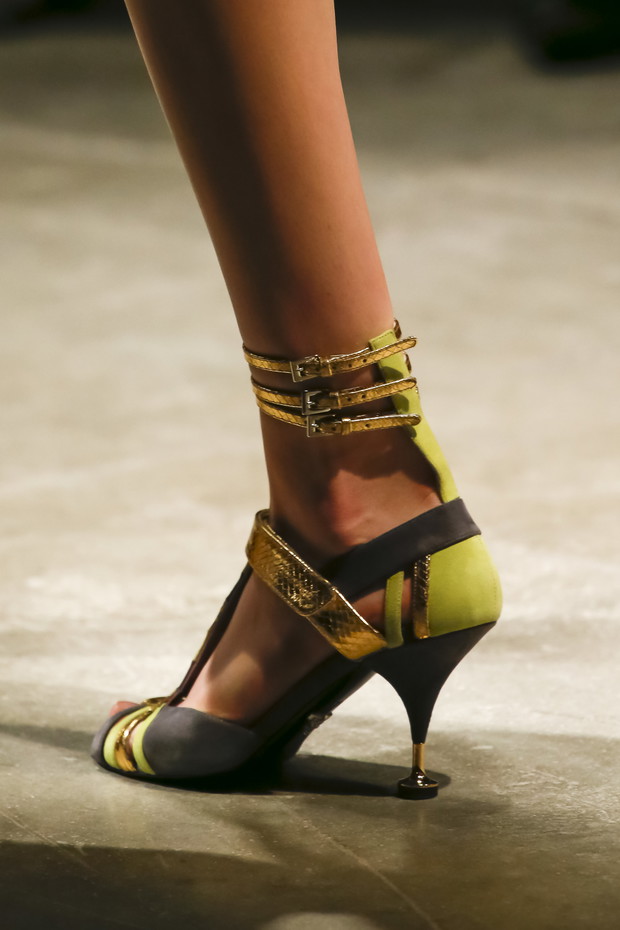 Detale na pokazie Prada SS 2016 na Milan Fashion Week, fot. indigital images_A2X0303