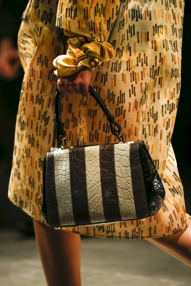 Detale na pokazie Prada SS 2016 na Milan Fashion Week, fot. indigital images_A2X0331