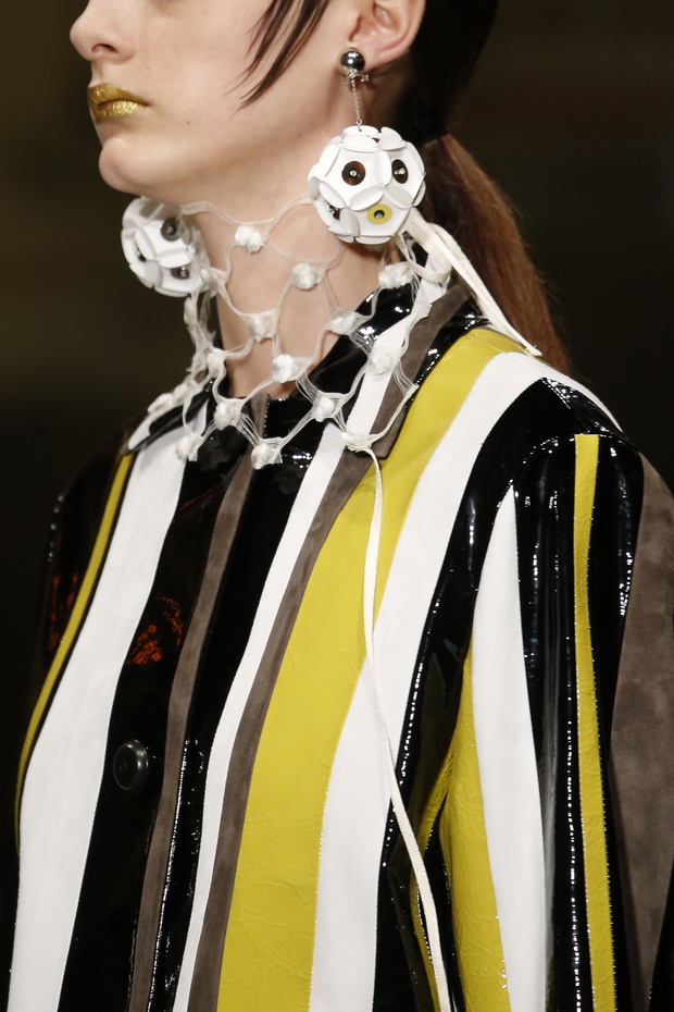 Detale na pokazie Prada SS 2016 na Milan Fashion Week, fot. indigital images_A2X0343