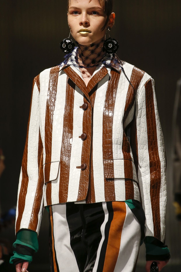 Detale na pokazie Prada SS 2016 na Milan Fashion Week, fot. indigital images_A2X0364