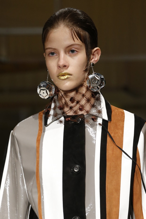 Detale na pokazie Prada SS 2016 na Milan Fashion Week, fot. indigital images_A2X0402