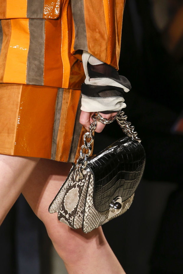 Detale na pokazie Prada SS 2016 na Milan Fashion Week, fot. indigital images_A2X0441