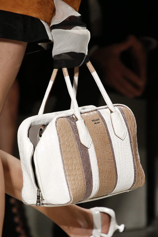 Detale na pokazie Prada SS 2016 na Milan Fashion Week, fot. indigital images_A2X0477