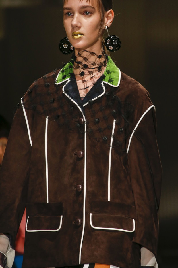 Detale na pokazie Prada SS 2016 na Milan Fashion Week, fot. indigital images_A2X0491