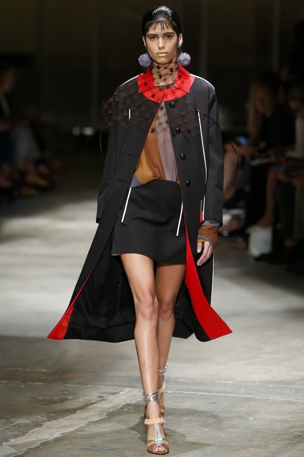Pokaz kolekcji Prada SS 2016 na Fashion Week w Mediolanie, fot. indigital images_MON0038
