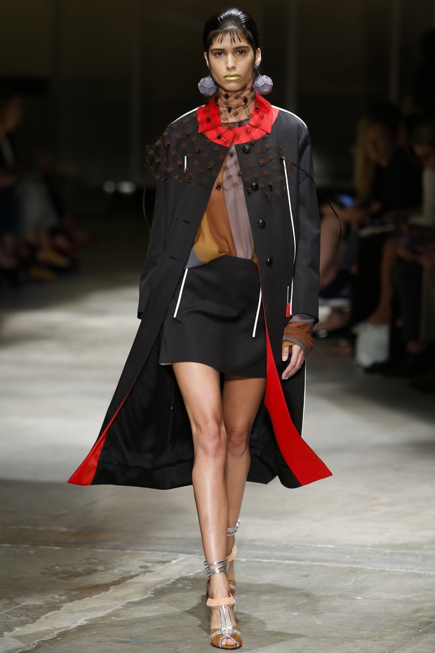 Pokaz kolekcji Prada SS 2016 na Fashion Week w Mediolanie, fot. indigital images_MON0038
