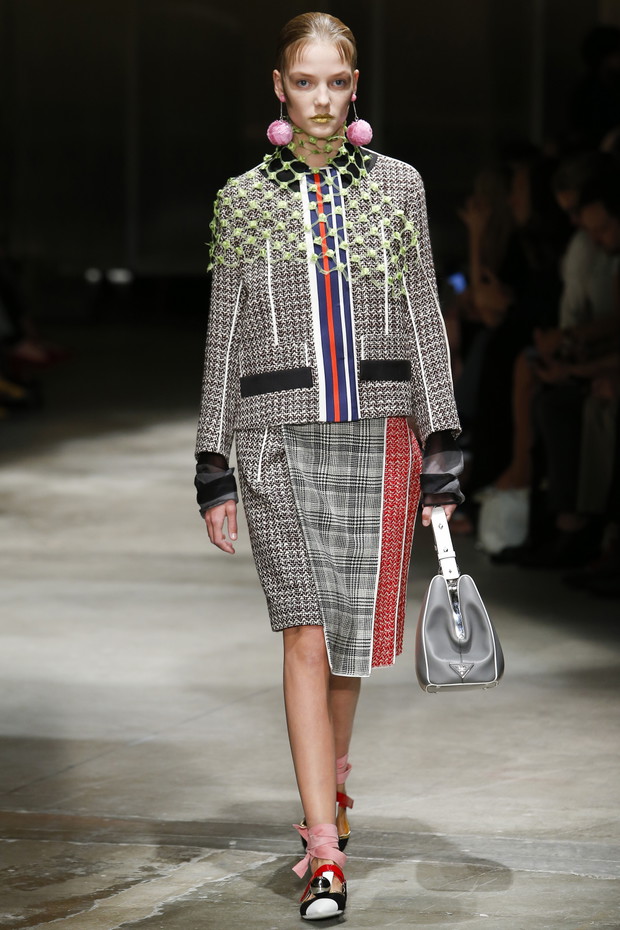 Pokaz kolekcji Prada SS 2016 na Fashion Week w Mediolanie, fot. indigital images_MON0074