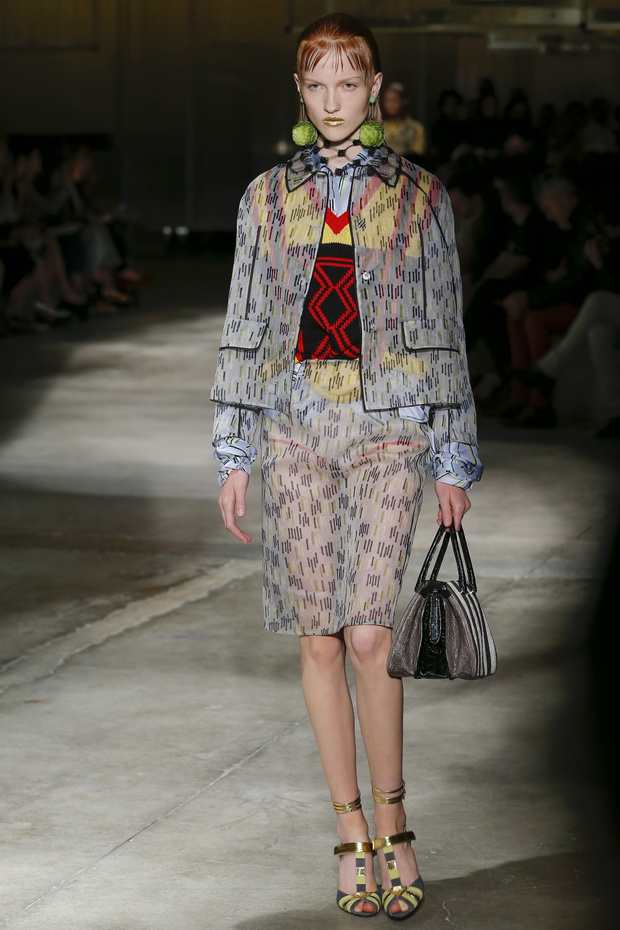 Pokaz kolekcji Prada SS 2016 na Fashion Week w Mediolanie, fot. indigital images_MON0132