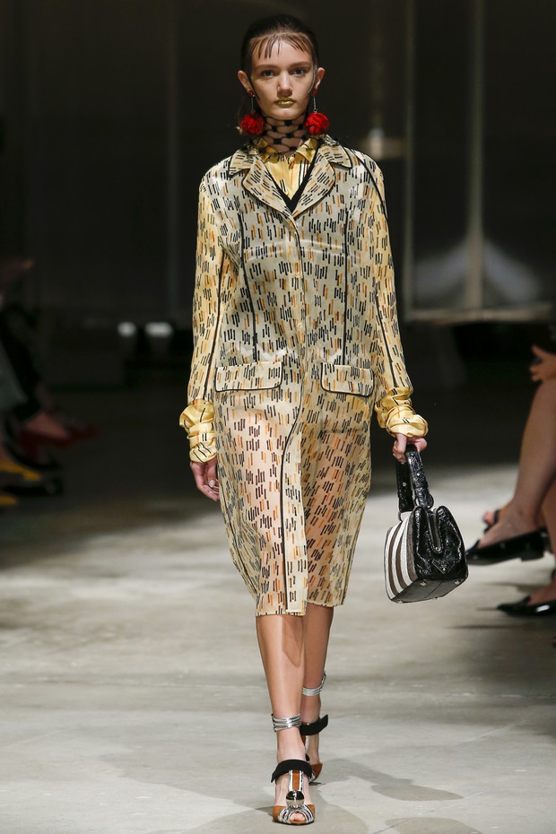 Pokaz kolekcji Prada SS 2016 na Fashion Week w Mediolanie, fot. indigital images_MON0146