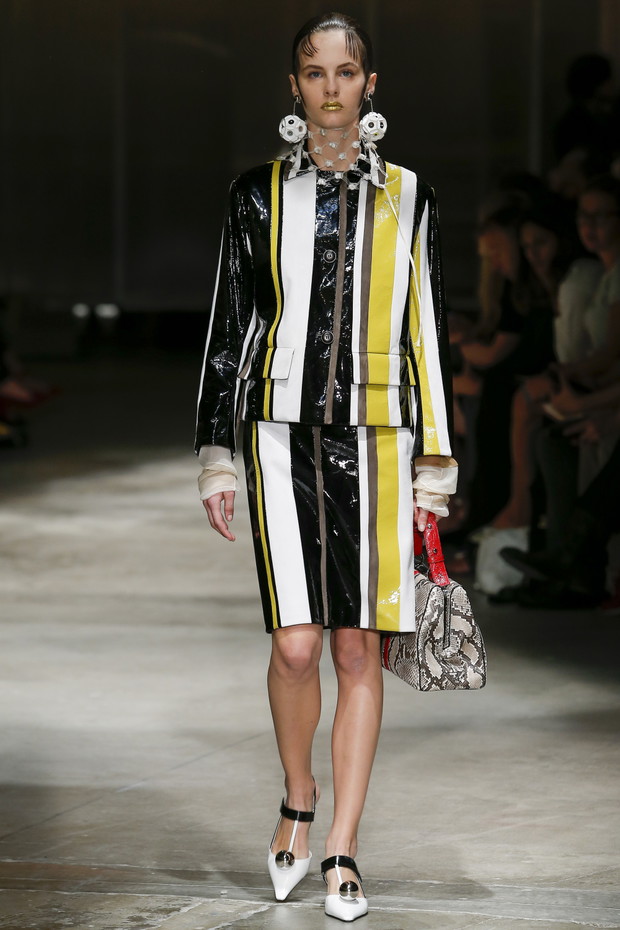 Pokaz kolekcji Prada SS 2016 na Fashion Week w Mediolanie, fot. indigital images_MON0155