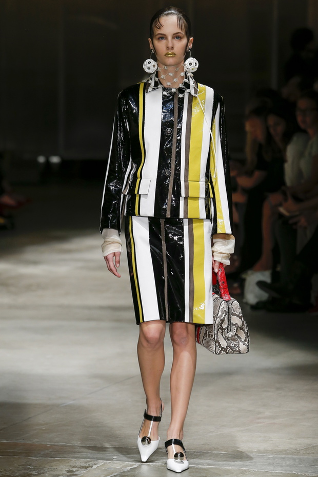 Pokaz kolekcji Prada SS 2016 na Fashion Week w Mediolanie, fot. indigital images_MON0155