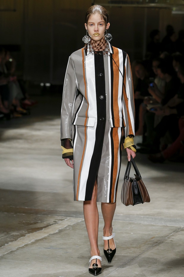 Pokaz kolekcji Prada SS 2016 na Fashion Week w Mediolanie, fot. indigital images_MON0180