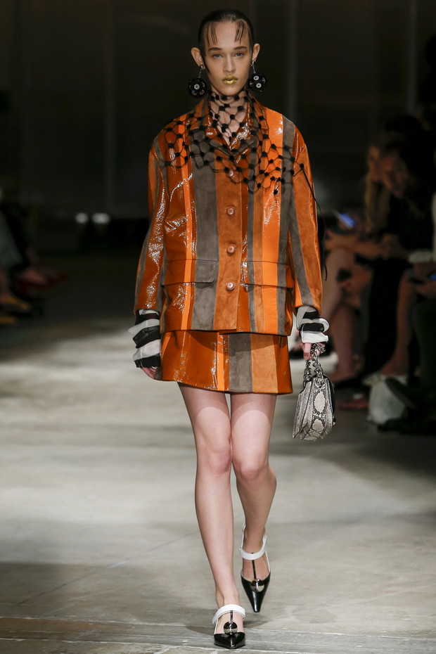 Pokaz kolekcji Prada SS 2016 na Fashion Week w Mediolanie, fot. indigital images_MON0193
