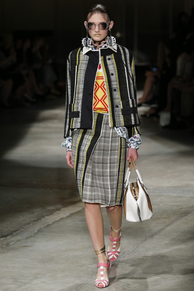 Pokaz kolekcji Prada SS 2016 na Fashion Week w Mediolanie, fot. indigital images_MON0263