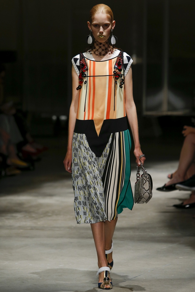 Pokaz kolekcji Prada SS 2016 na Fashion Week w Mediolanie, fot. indigital images_MON0320