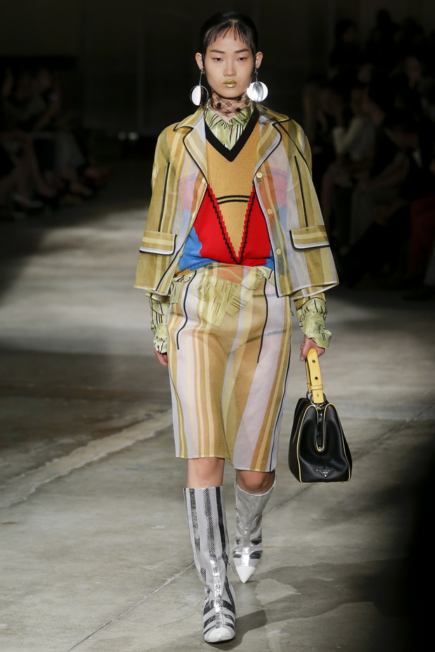 Pokaz kolekcji Prada SS 2016 na Fashion Week w Mediolanie, fot. indigital images_MON0413