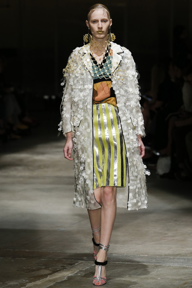 Pokaz kolekcji Prada SS 2016 na Fashion Week w Mediolanie, fot. indigital images_MON0604