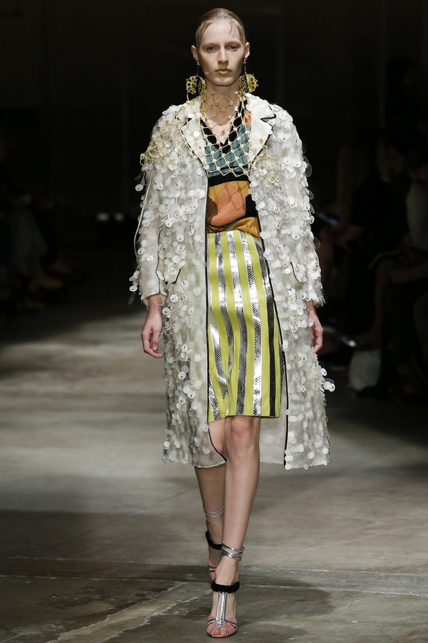 Pokaz kolekcji Prada SS 2016 na Fashion Week w Mediolanie, fot. indigital images_MON0604
