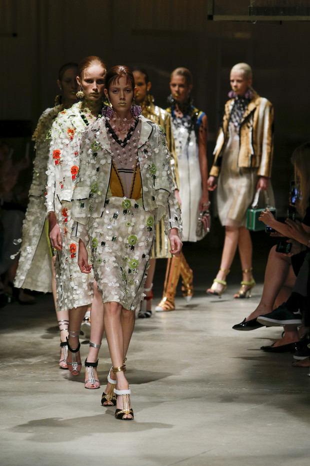 Pokaz kolekcji Prada SS 2016 na Fashion Week w Mediolanie, fot. indigital images_MON0651
