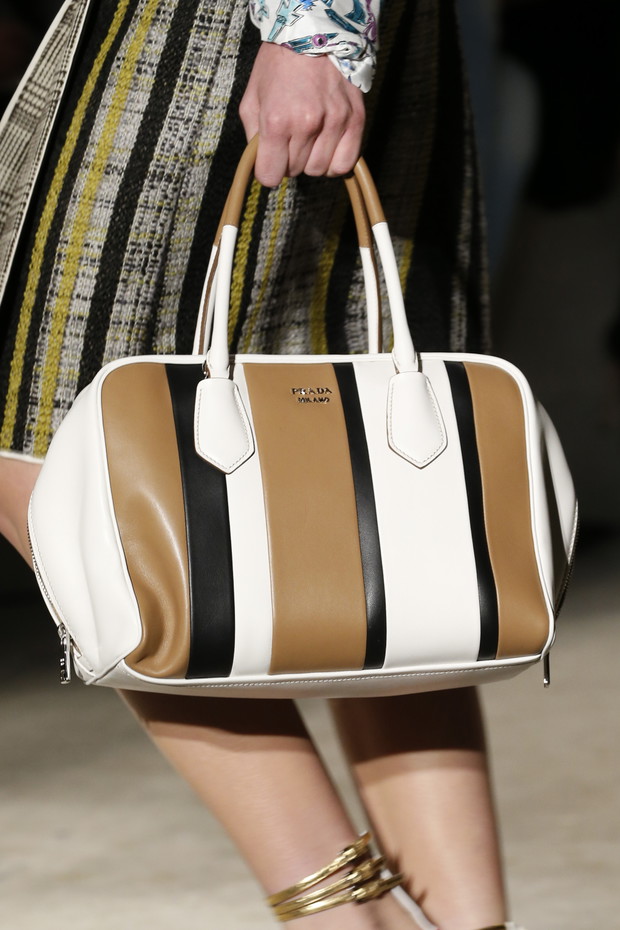 Detale na pokazie Prada SS 2016 na Milan Fashion Week, fot. indigital images_A2X0643