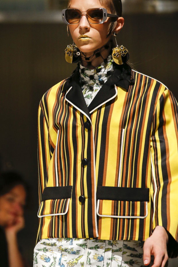 Detale na pokazie Prada SS 2016 na Milan Fashion Week, fot. indigital images_A2X0660