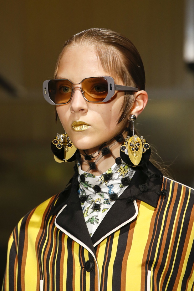 Detale na pokazie Prada SS 2016 na Milan Fashion Week, fot. indigital images_A2X0664