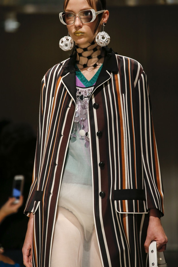 Detale na pokazie Prada SS 2016 na Milan Fashion Week, fot. indigital images_A2X0707