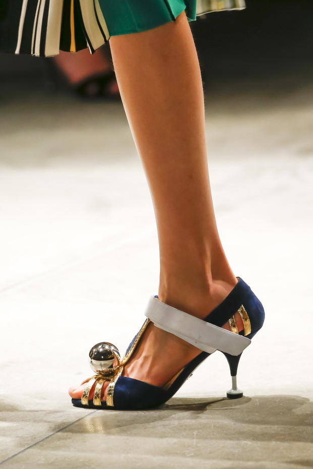 Detale na pokazie Prada SS 2016 na Milan Fashion Week, fot. indigital images_A2X0759