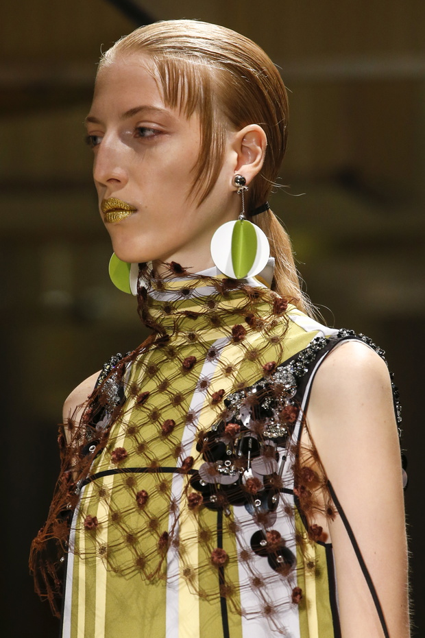 Detale na pokazie Prada SS 2016 na Milan Fashion Week, fot. indigital images_A2X0772