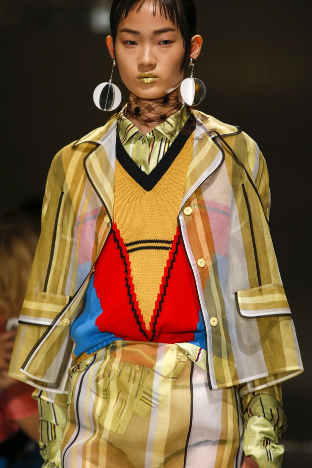 Detale na pokazie Prada SS 2016 na Milan Fashion Week, fot. indigital images_A2X0937