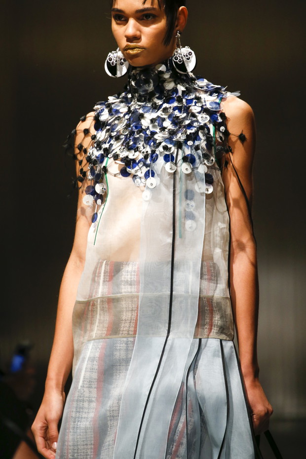 Detale na pokazie Prada SS 2016 na Milan Fashion Week, fot. indigital images_A2X1068