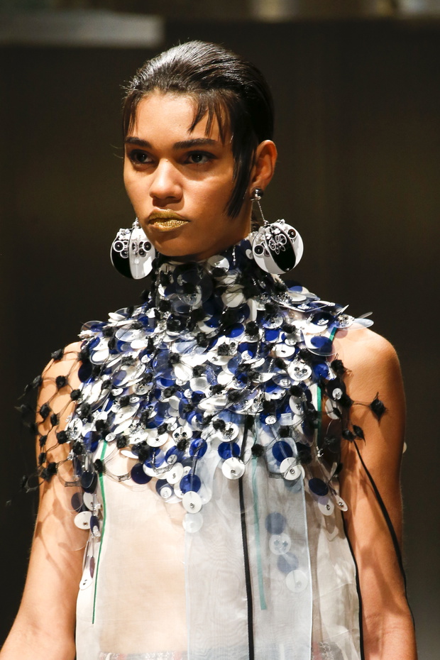 Detale na pokazie Prada SS 2016 na Milan Fashion Week, fot. indigital images_A2X1070