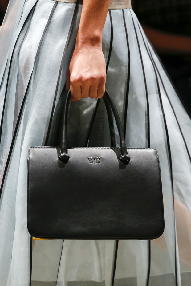 Detale na pokazie Prada SS 2016 na Milan Fashion Week, fot. indigital images_A2X1091