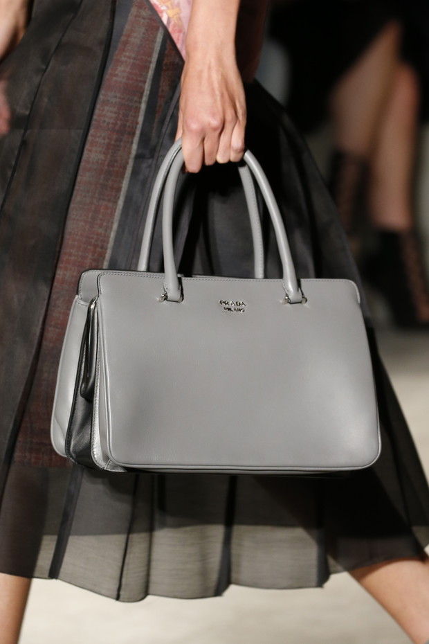 Detale na pokazie Prada SS 2016 na Milan Fashion Week, fot. indigital images_A2X1155