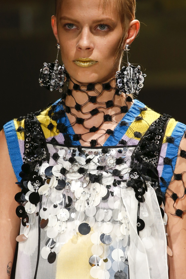 Detale na pokazie Prada SS 2016 na Milan Fashion Week, fot. indigital images_A2X1261